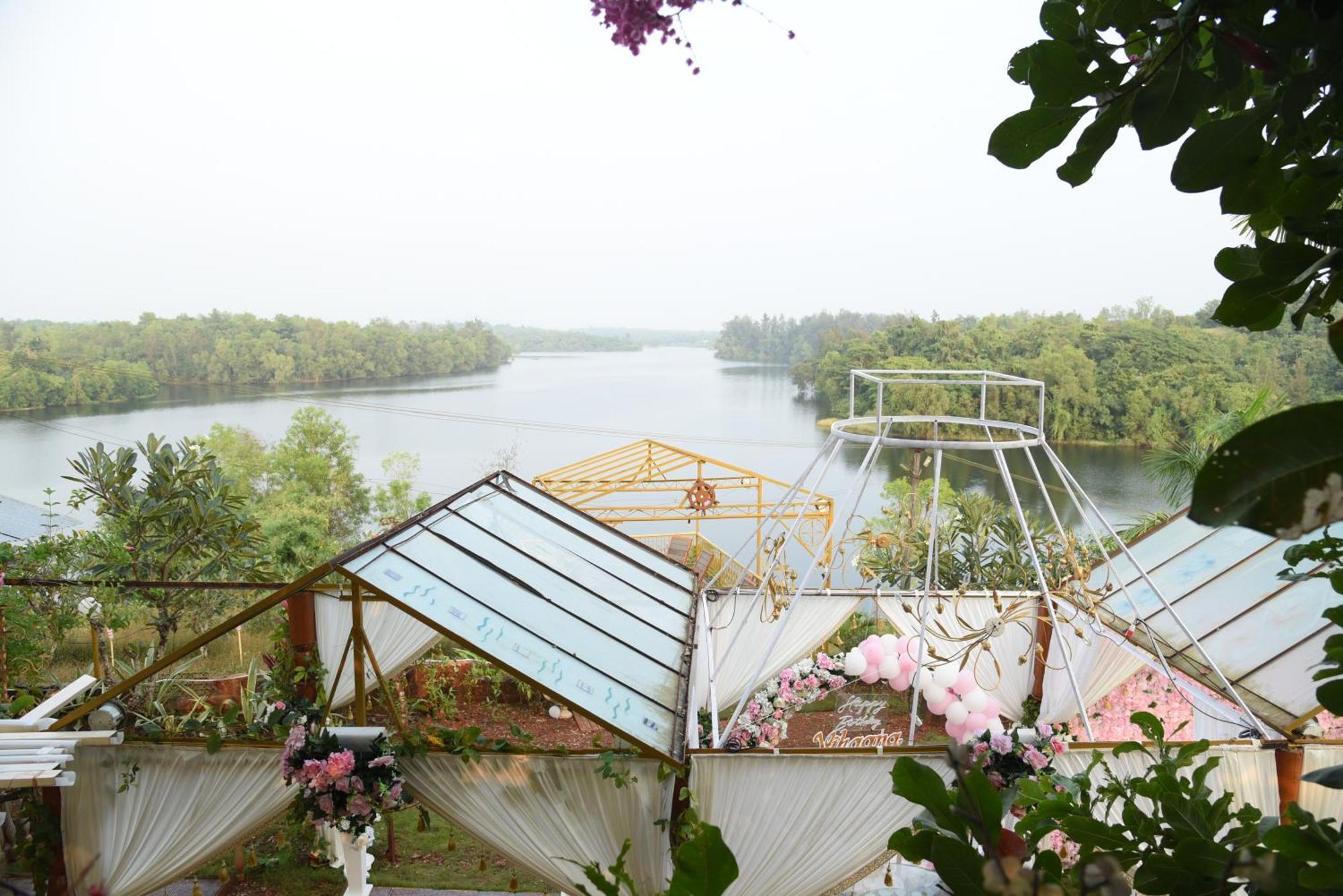Sona Villa, The Lake Chalet Kudāl Exterior foto