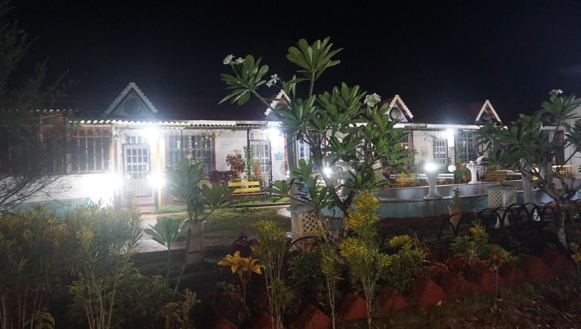 Sona Villa, The Lake Chalet Kudāl Exterior foto