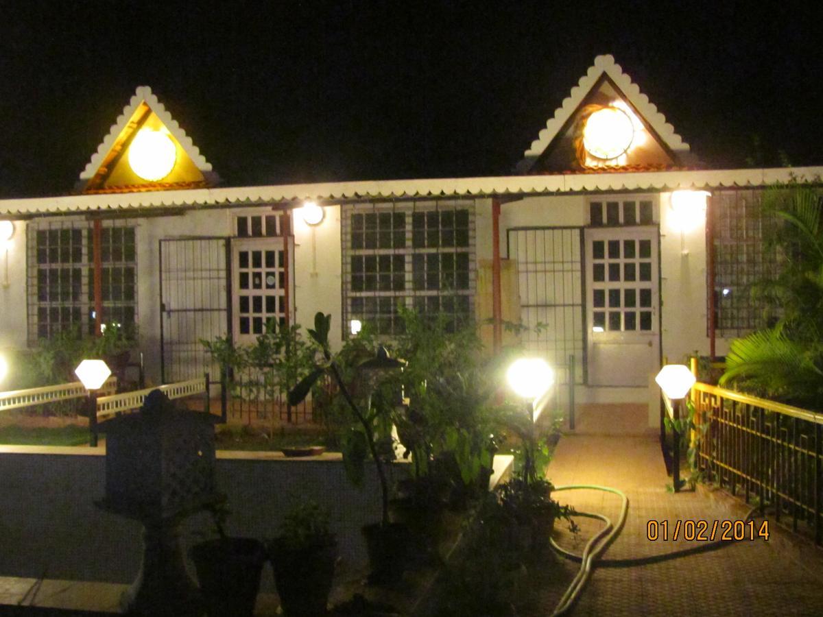 Sona Villa, The Lake Chalet Kudāl Exterior foto